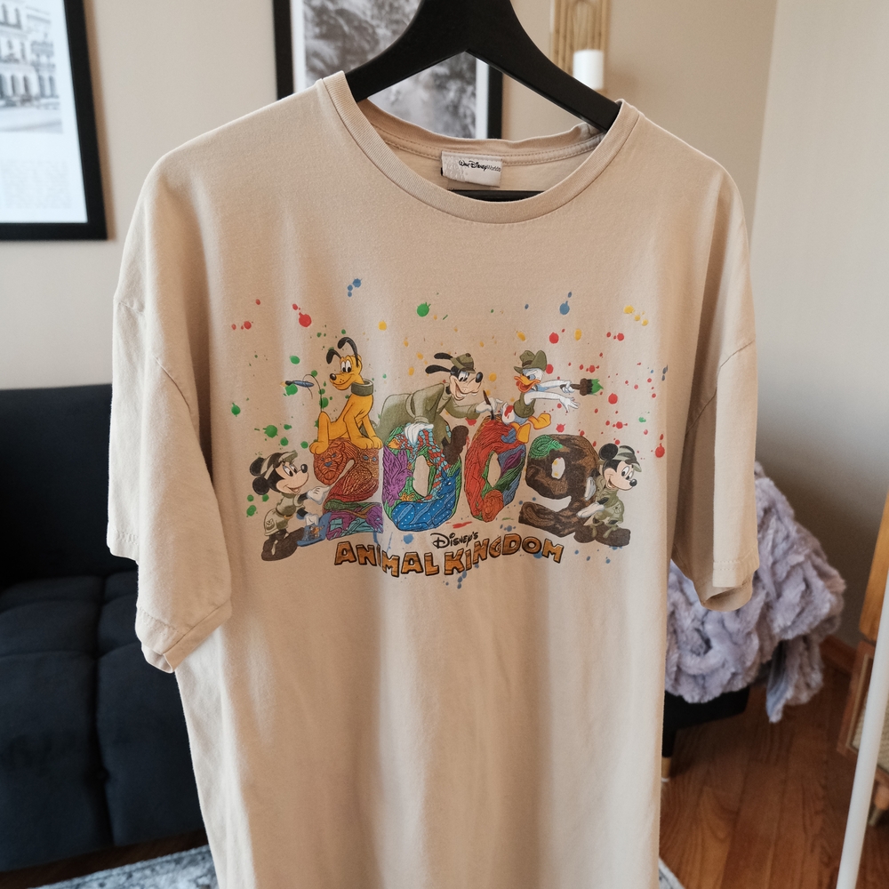 SOLD Walt Disney World 2009 Animal Kingdom Graphic T-Shirt